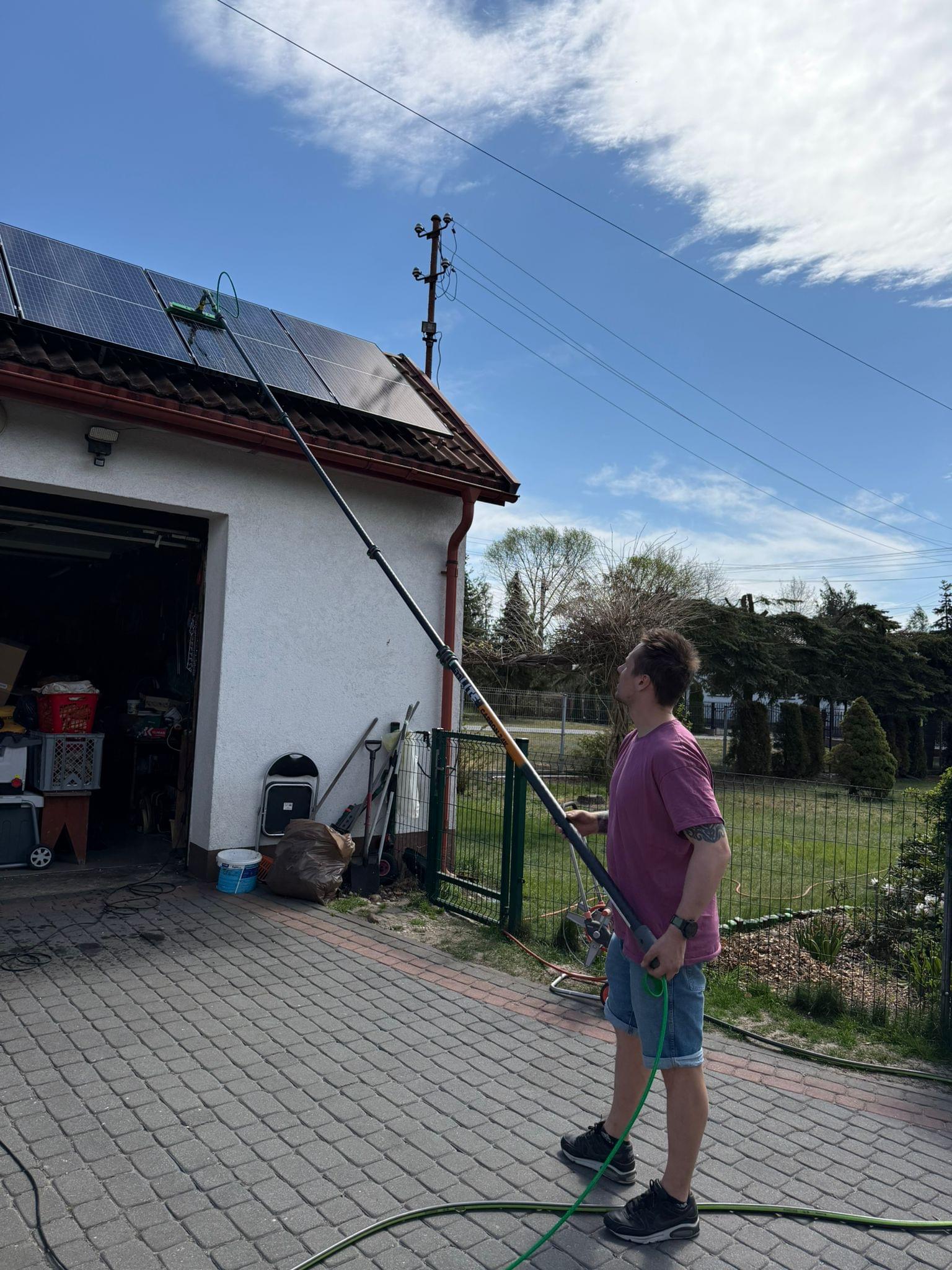 Mycie fotowoltaiki wodą demineralizowaną